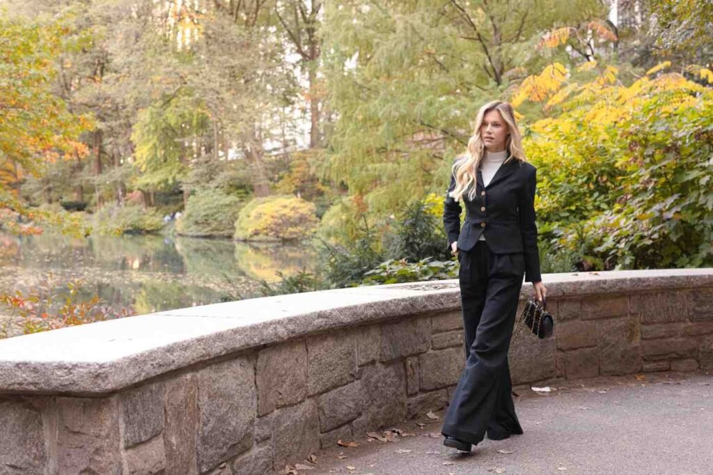 Styling Tips: How to Achieve the Effortless Carolyn Bessette Look