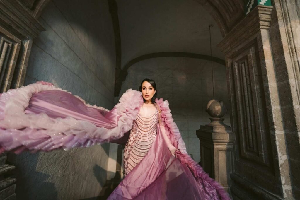 The 2026 "Ageless" Routine: How Salma Hayek and Kate Hudson Win at Spring Fashion.