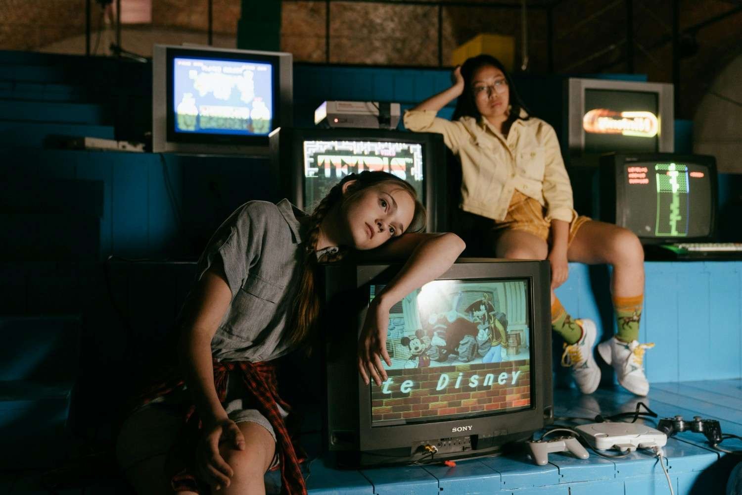 The ‘Cozy Aesthetic’ Trend: Why 1980s Nostalgia is Dominating 2026 Fashion